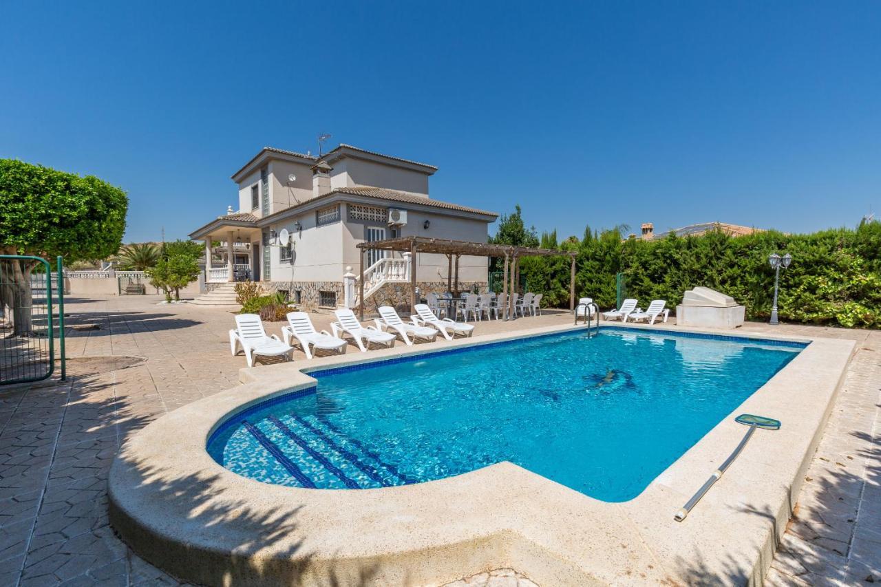 Fidalsa Grand White House Villa Tangel